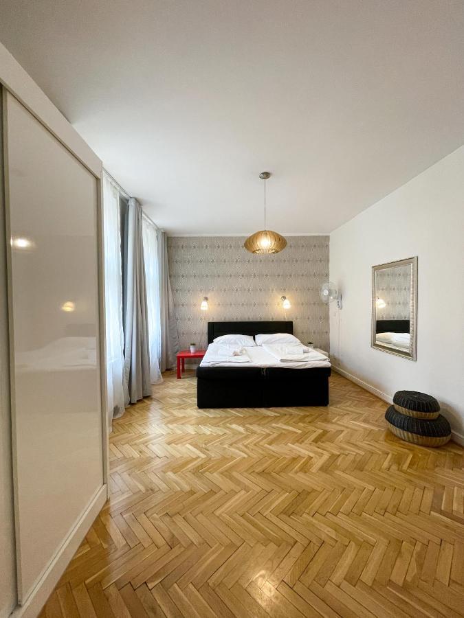 Old Town Square Apartments Praag Tsjechi Vanaf Ibooked